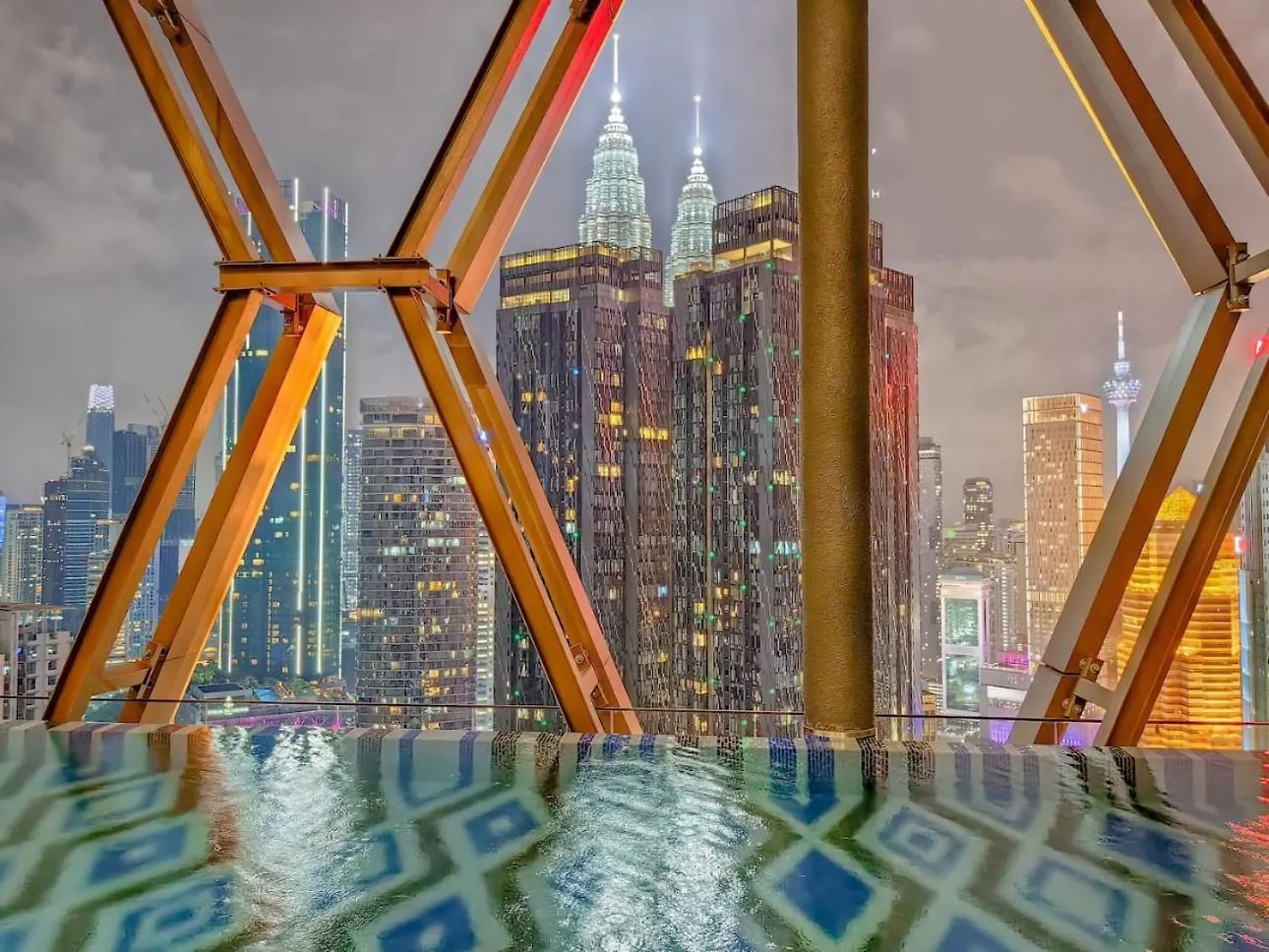 Scarletz Suites Klcc By Wsd 쿠알라룸푸르 아파트호텔